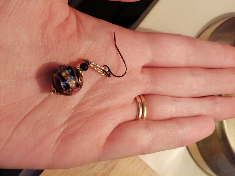 Help me find earrings like this
