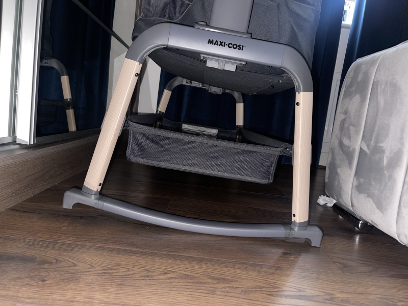 Chicco Next2Me Magic is tilted