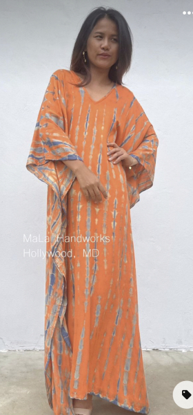 What to wear to look 'effortlessly' stylish on beach holiday with friends?