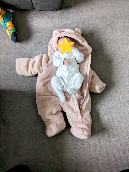 Advice on baby clothes pleaseee!!
