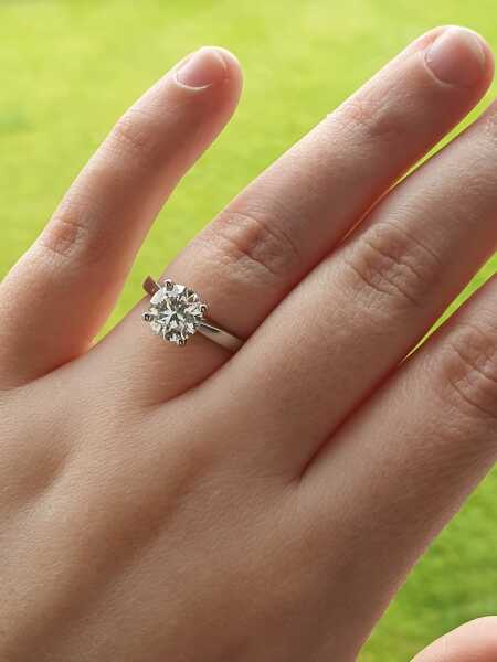 Lab grown diamond engagement ring 