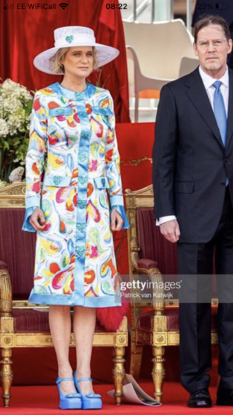 Royal Style and Beauty: Carpe Diadem! No tears or tiers, just tiaras please 