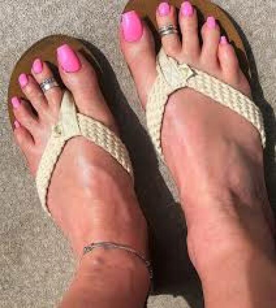 To find unpainted toenails gross?
