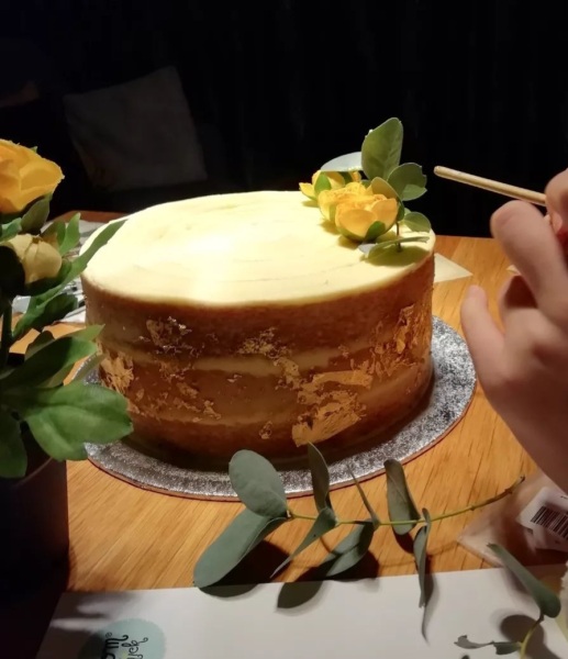 Anyone tried this naked cake from m&s?