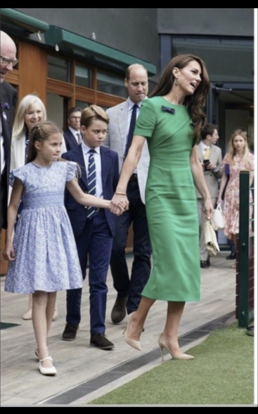 Royal Style and Beauty: Carpe Diadem! No tears or tiers, just tiaras please 