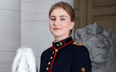 Royal Style and Beauty: Carpe Diadem! No tears or tiers, just tiaras please 