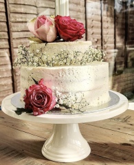 Anyone tried this naked cake from m&s?