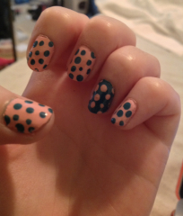 Please show me your nails