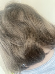 Is DD's hair meant to be curly? Pic