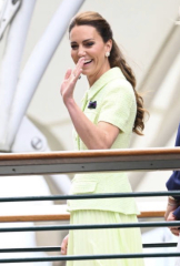 Royal Style and Beauty: Carpe Diadem! No tears or tiers, just tiaras please 