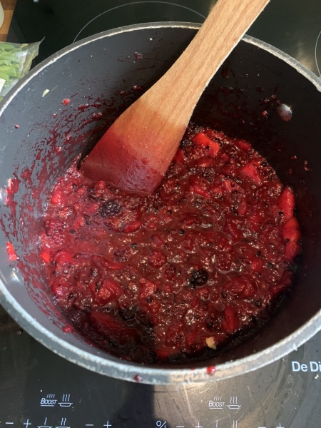 Help me rescue my apple & blackberry pie!