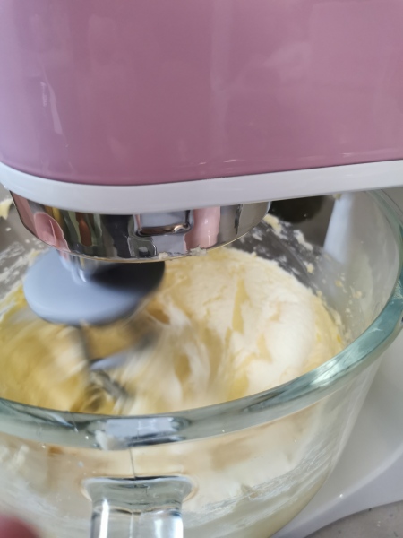 Does anyone have a Kenwood K-mix?