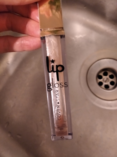 Do you get the urge to splurge on beauty products? Are your cupboards full of your stash? Join this group of beauty addicts!