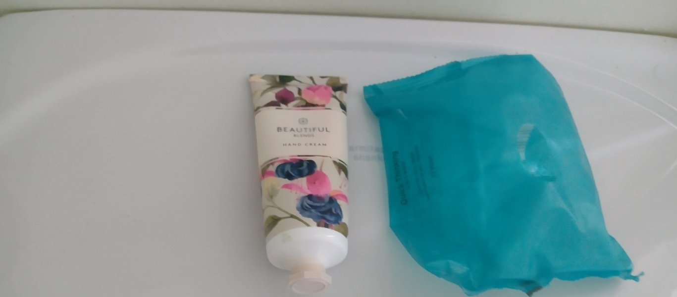 Do you get the urge to splurge on beauty products? Are your cupboards full of your stash? Join this group of beauty addicts!