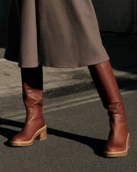 Les Parisiennes des Mamanset: A Sin of Pride