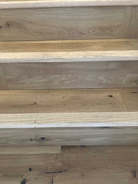 Stuck on stairs - no nosing?