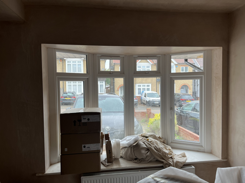 Re-fitting blinds in angled bay window
