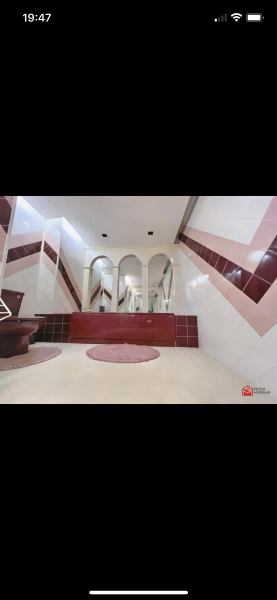 Unusual house, look at the bathrooms!
