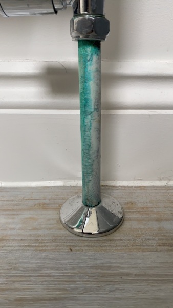 Snagging... not sure what's included or not (pic)