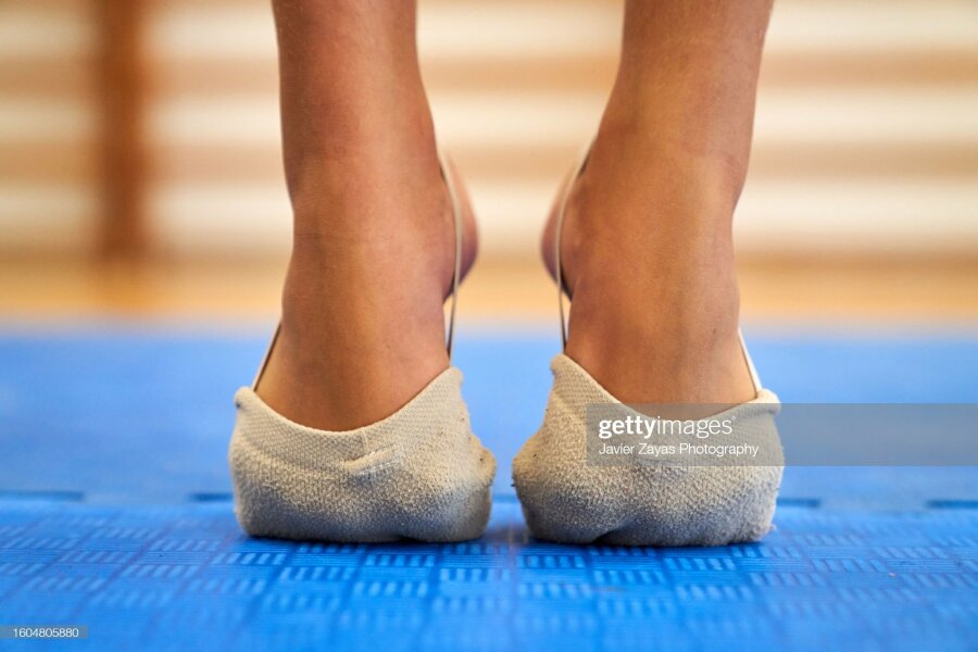 Adult ballet - being allowed en pointe too soon!