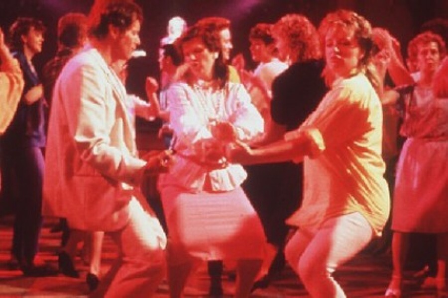 Did people look older in the 90s?