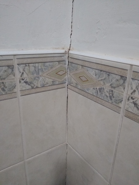 Whose responsibility? Builder caused damage with knocking out a wall