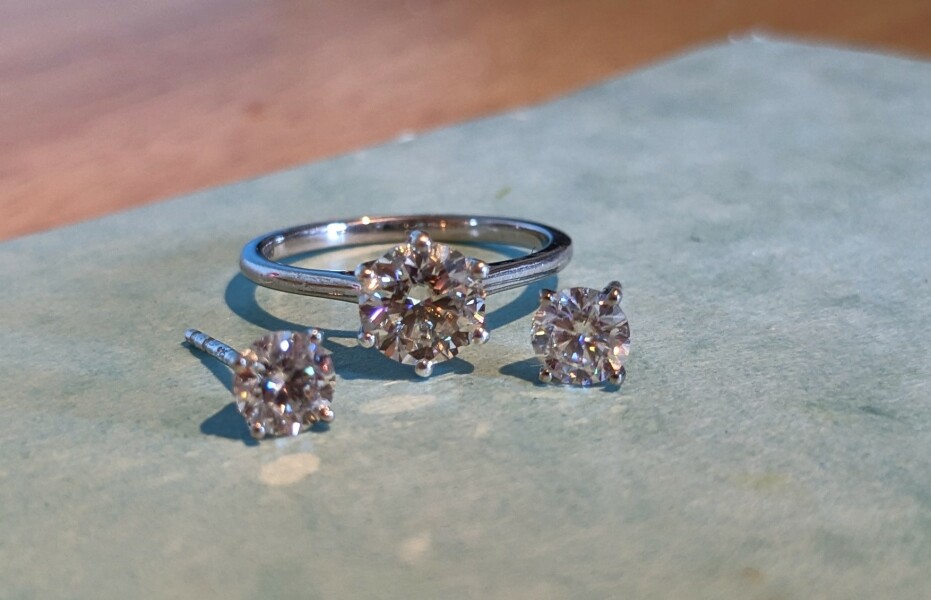 Any fellow moissanite fans?