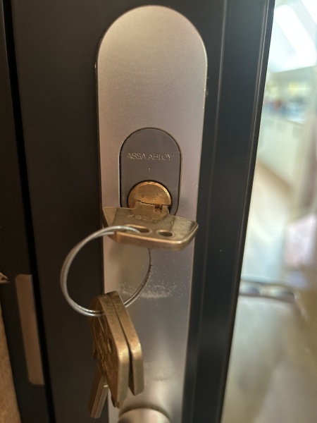 To not be able to work the lock in holiday cottage
