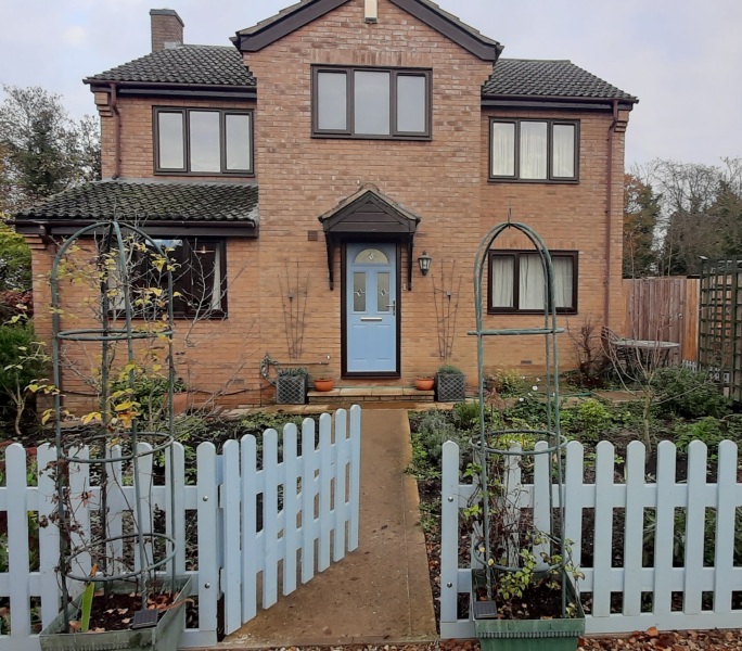 Bathroom - partially covering a window void for a shower - pictures?