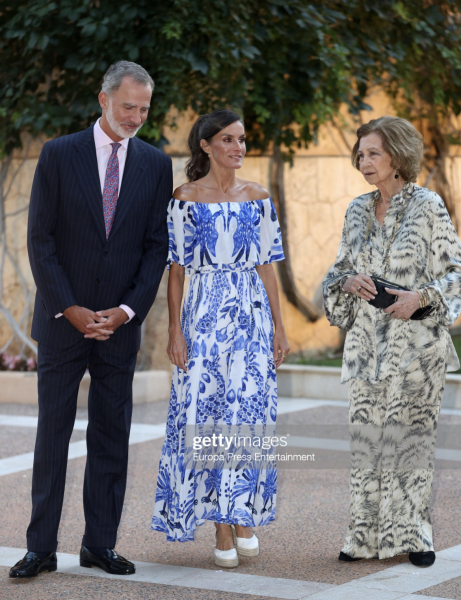 Royal Style and Beauty: Carpe Diadem! No tears or tiers, just tiaras please 