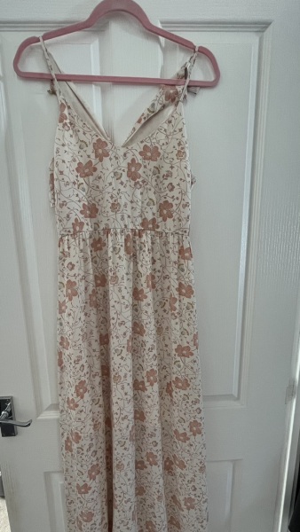Wibu to wear this dress to a wedding?