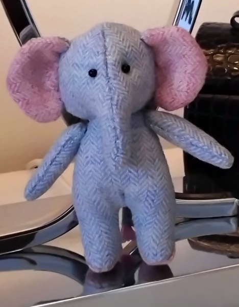 Stitch and bitch #7. Hanging by a thread