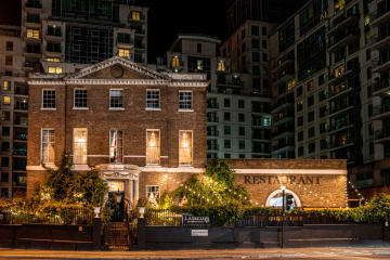 LONDON: restaurant help for dd 16th bday, quirky or stunning /classic old pub are the requirements please