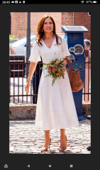 Royal Style and Beauty - what goes in the Bold Tower? White stilettos, green coats and too much of the flower?