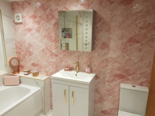 Brushed bathroom fittings - or not?