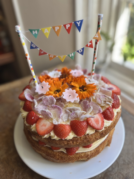 How to crystallise rose petals, FAST! Party emergency....