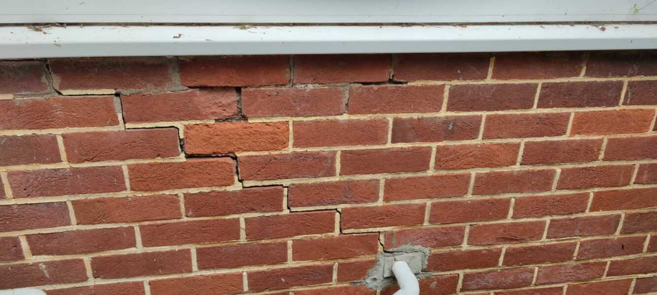 Subsidence? House purchase nightmares - can you advise?