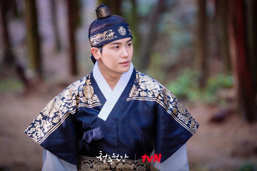 MsLatté’s Daebak Cybercafé (Kdrama addicts #43): Where we marvel over the singularity of Taecyeon’s ears while waiting for Lee Min Ho to show up in his space scrubs