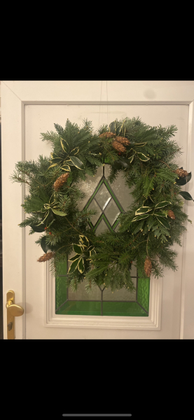 DIY Christmas wreath with fresh foliage