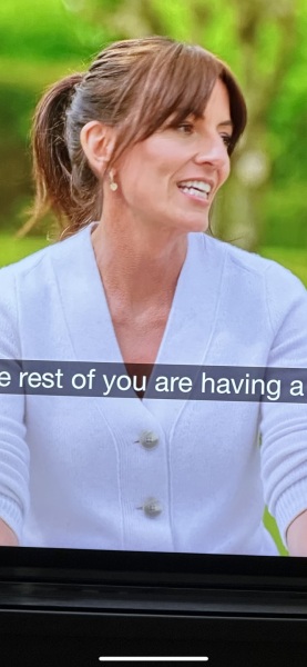 Davina's cárdigan, any ideas?