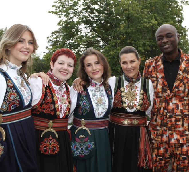 Royal Style and Beauty - what goes in the Bold Tower? White stilettos, green coats and too much of the flower?