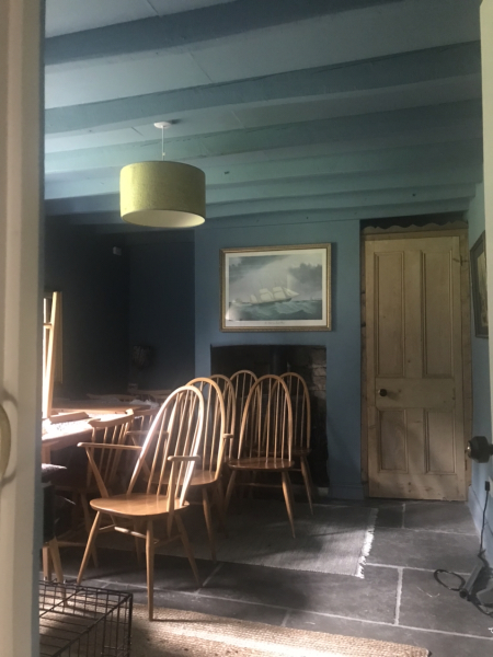 To paint ceiling same colour as walls?