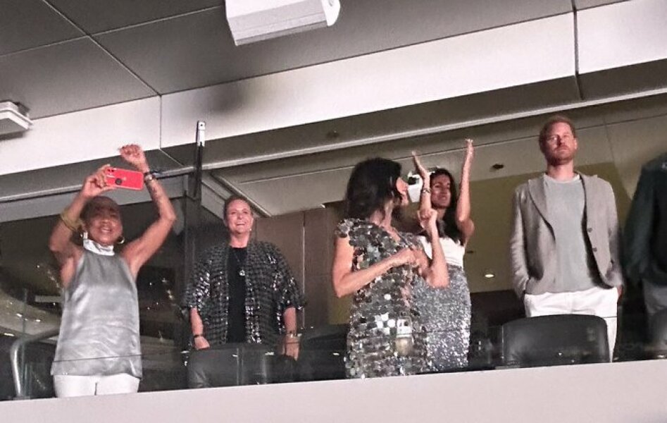 Royal Style and Beauty - what goes in the Bold Tower? White stilettos, green coats and too much of the flower?