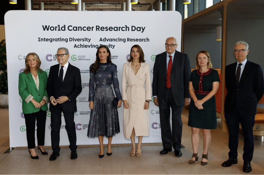 Royal Style: Embracing Autumn with a Varied Wardrobe - let's be like KC3 and enjoy!