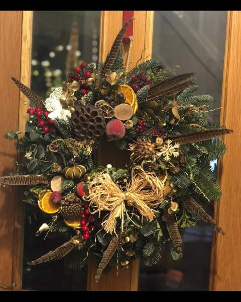 DIY Christmas wreath with fresh foliage