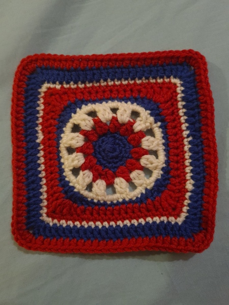 Woolly Hugs: A Blanket for fellow Mumsnetter thegreylady. Can you help us please?