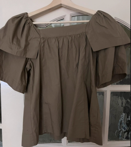 Toasties eagerly waiting for sale day, while worrying about the life of their resold items