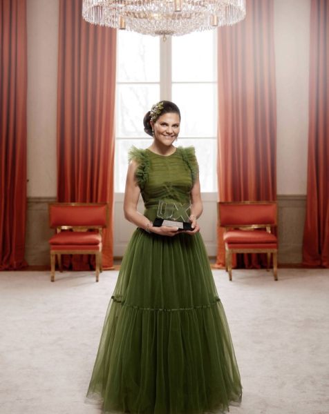 Royal Style and Beauty - what goes in the Bold Tower? White stilettos, green coats and too much of the flower?