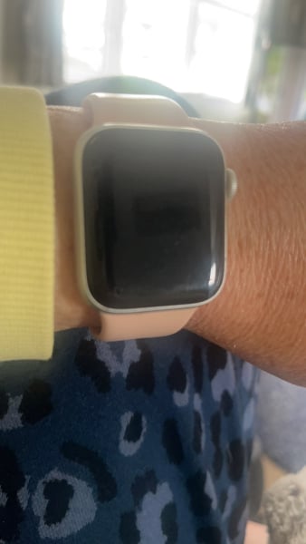 Has anyone got an Apple Watch SE?