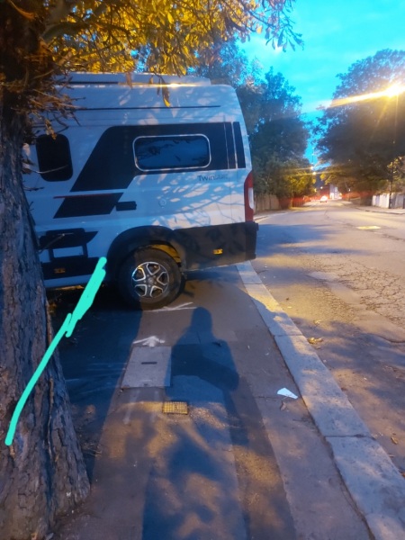 Arsehole parking or AIBU?
